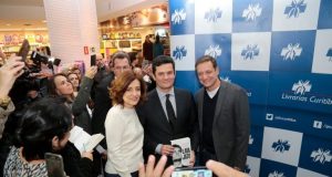 Miriam Leitão, Moro e o filho dela, Vladimir Netto, no lançamento do livro sobre a Lava Jato