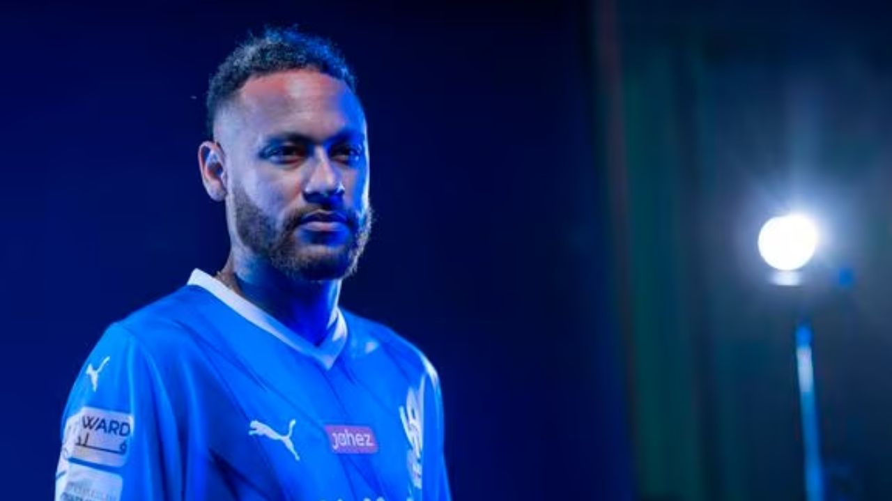 Neymar posando sem sorrir