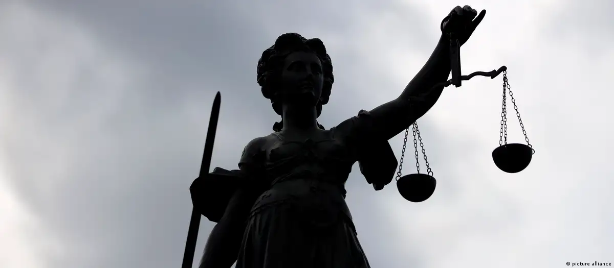 Publicar ou não votos individuais? Dilema passa por legitimidade das cortes, independência judicial e transparência.