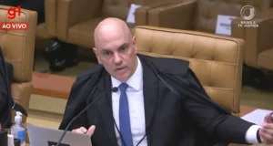 Alexandre de Moraes durante julgamento no STF.