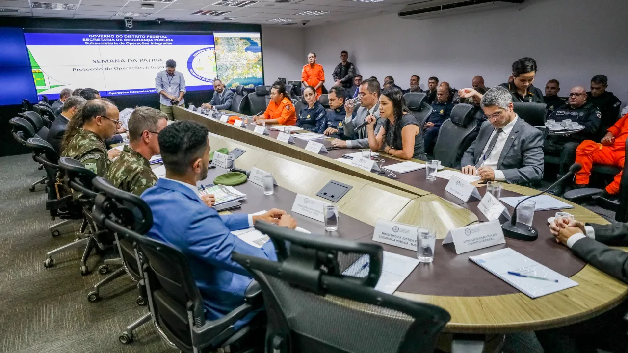 Sala de reunião cheia