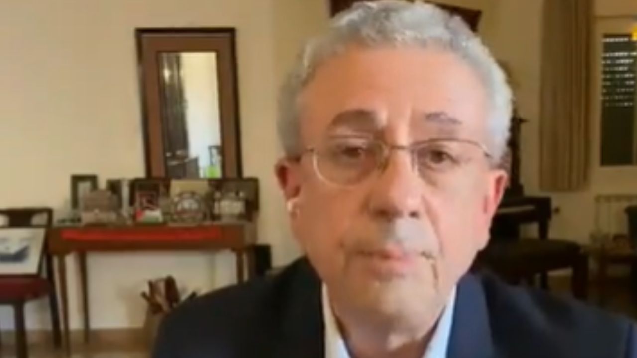 Mustafa Barghouti falando para a câmera