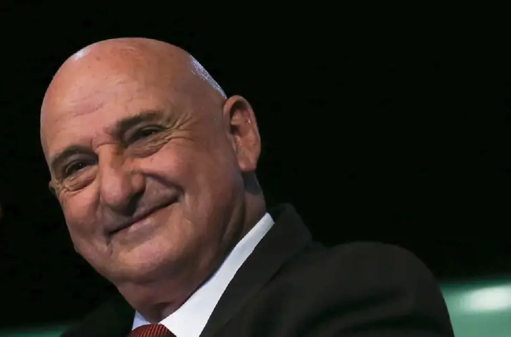 Gonçalves Dias sorrindo