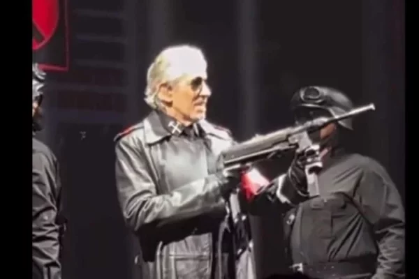 VÍDEO: ‘Fui boicotado na Argentina por acreditar nos direitos humanos’, diz Roger Waters em show