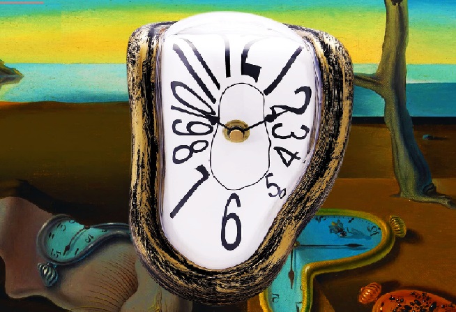 Arte com relógios derretidos