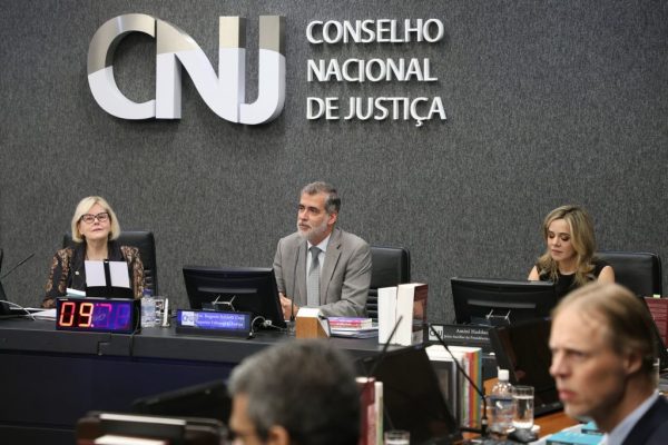CNJ: Nos últimos 3 anos, juízes receberam R$ 3,4 bi em indenizações retroativas