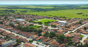 Vista aérea da cidade de Mataraca, na Paraíba