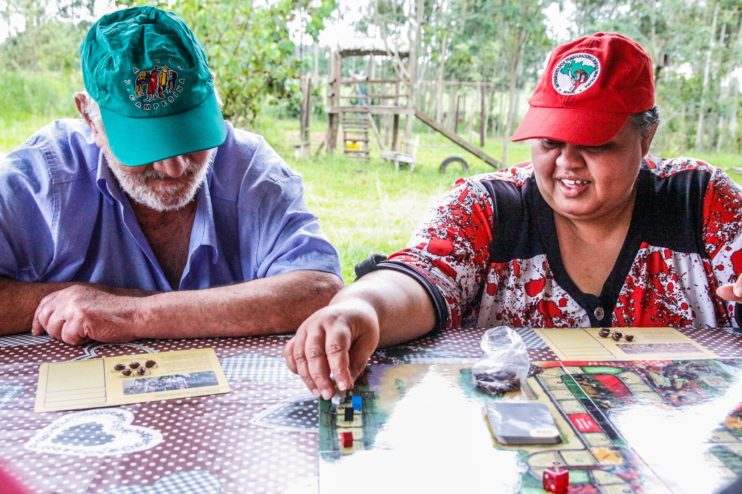 Pessoas jogando