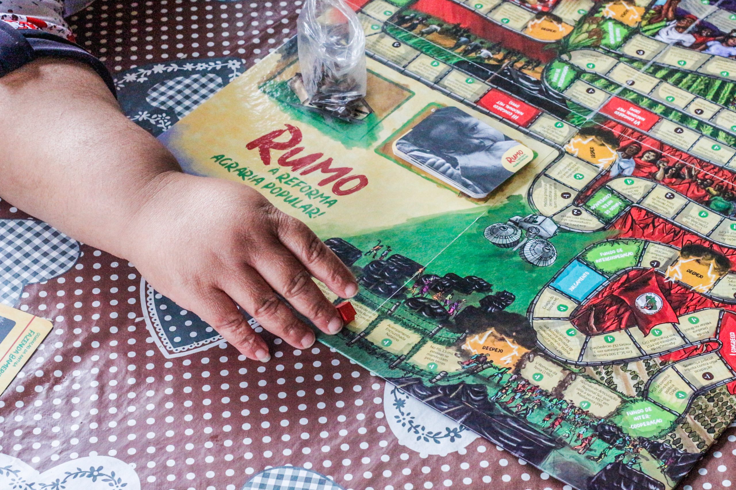 Jogo de tabuleiro do MST