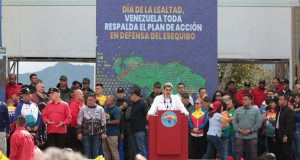 Maduro discursando durante ato público