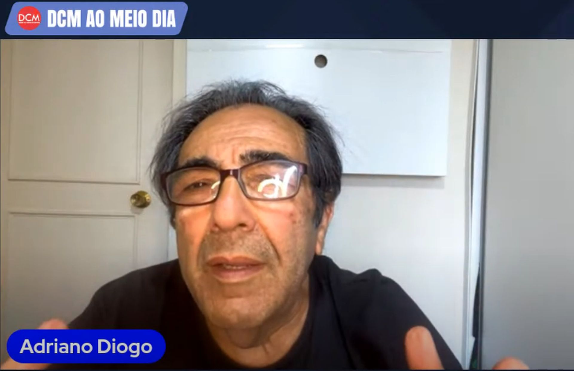Adriano Diogo no canal DCMTV. Foto: Reprodução/YouTube