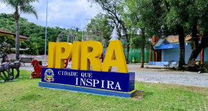 Foto de placa da cidade de Ipira