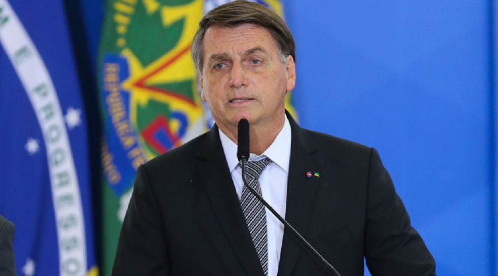 Jair Bolsonaro com expressão séria