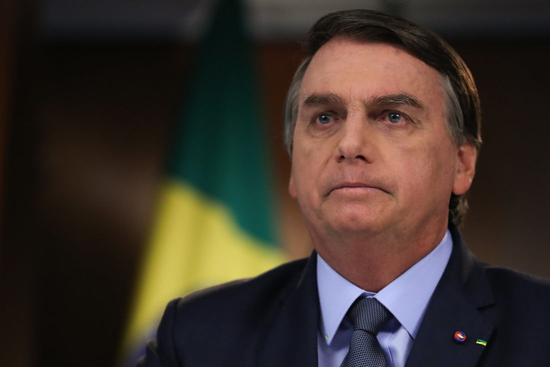 Jair Bolsonaro com expressão triste