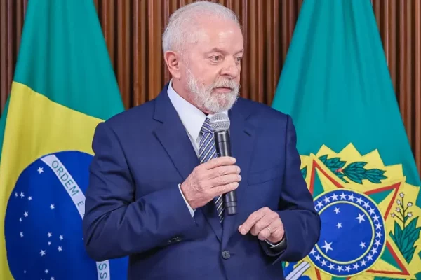 Lula critica jornal por manipular declaração e criar fake news: "Para que distorcer?"