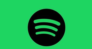 Logo do Spotify preta, em fundo verde