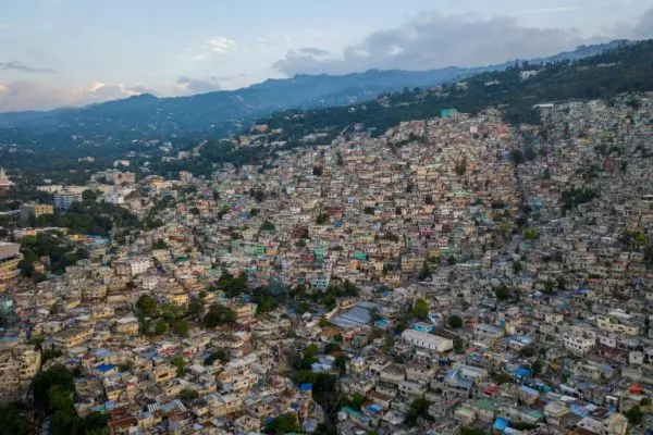 Haiti quer reaver bilhões de dólares pagos à França pela independência do país