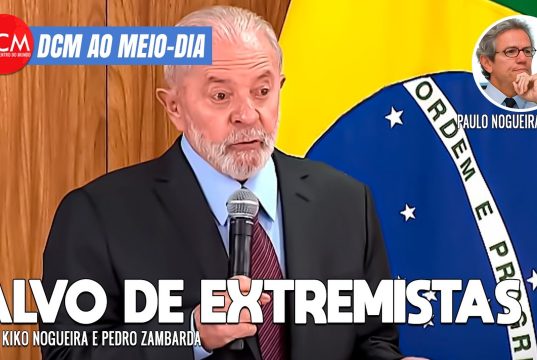 DCM Ao Meio-Dia: Lula diz que virou alvo da extrema-direita global e critica “democracia” dos EUA. Foto: Reprodução/DCMTV/YouTube