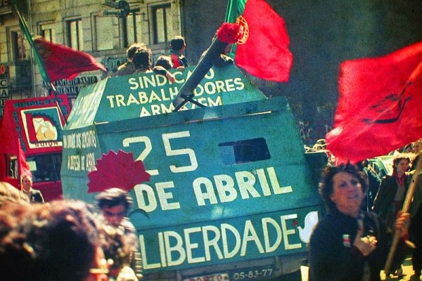 Revolução dos Cravos abriu as portas para esquerda brasileira no exílio e inspirou luta contra a ditadura