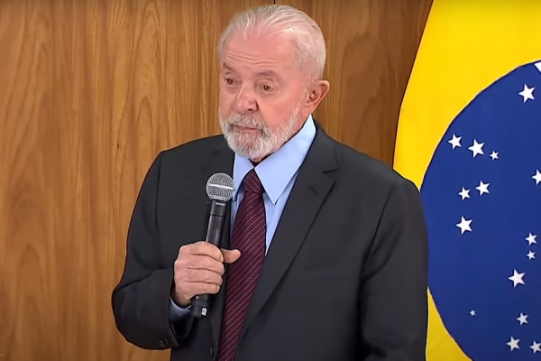 VÍDEO - Lula se diz "persona non grata" pela extrema-direita e detona "democracia" dos EUA
