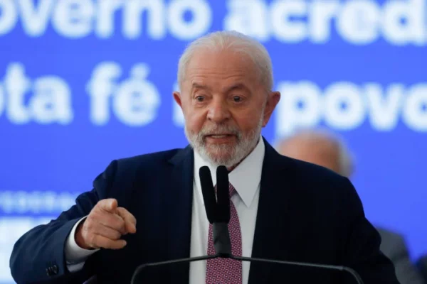 Governo Lula assina reajuste de benefícios para servidores nesta quinta