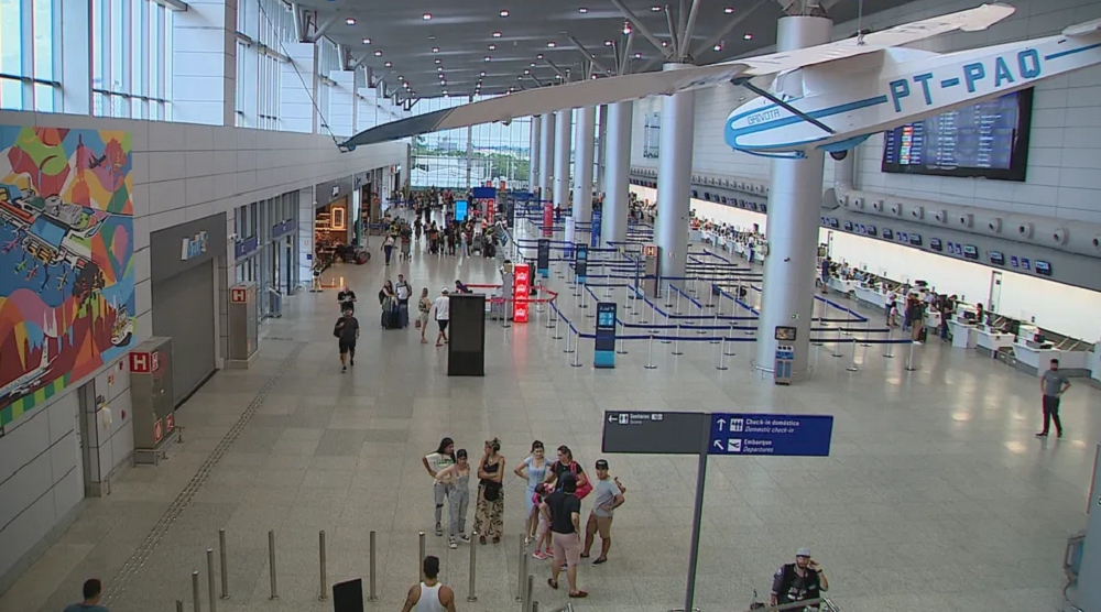 Saguão do Aeroporto Internacional Salgado Filho, em Porto Alegre