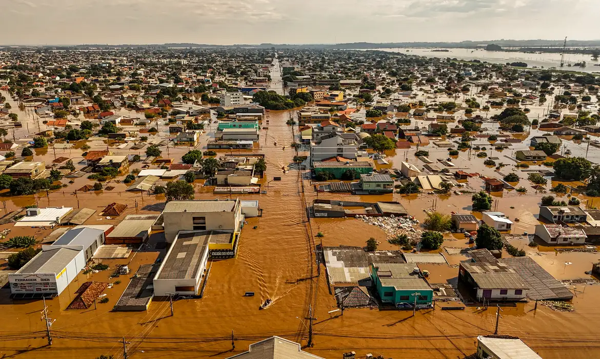Cidade gaúcha inundada, vista de cima