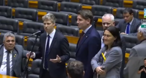 Marcel Van Hattem com holandeses na Câmara dos Deputados, em Brasília