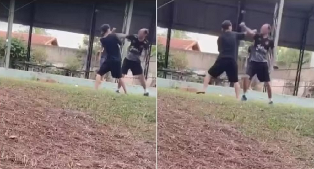 Montagem de fotos de professor e aluno brigando em campo