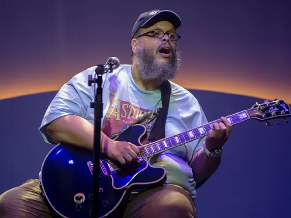 Ed Motta durante show - Reprodução/TV Globo