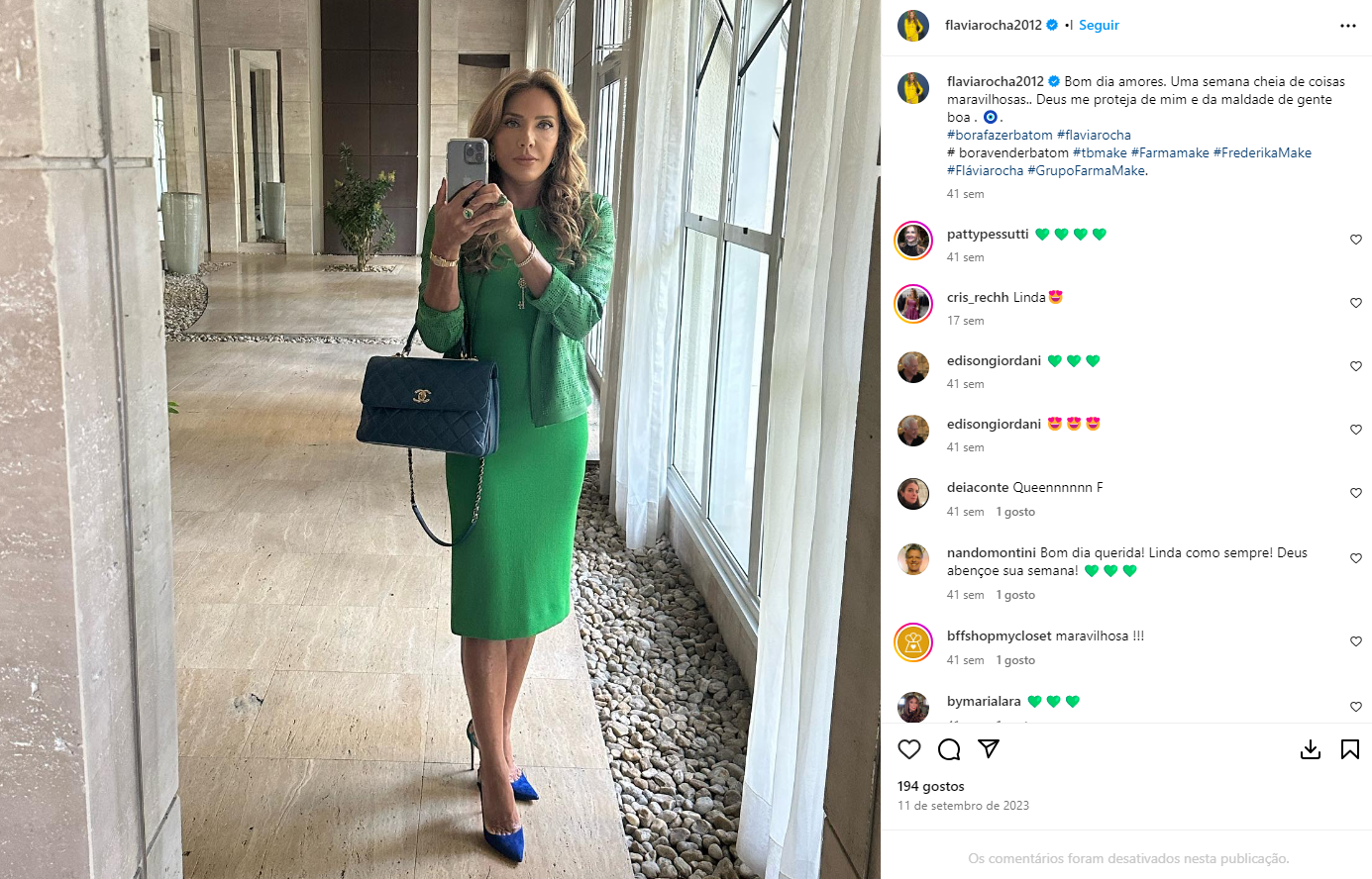 Flávia Rocha com o "Anel Esmeralda Extra Tsavorita e Diamantes"