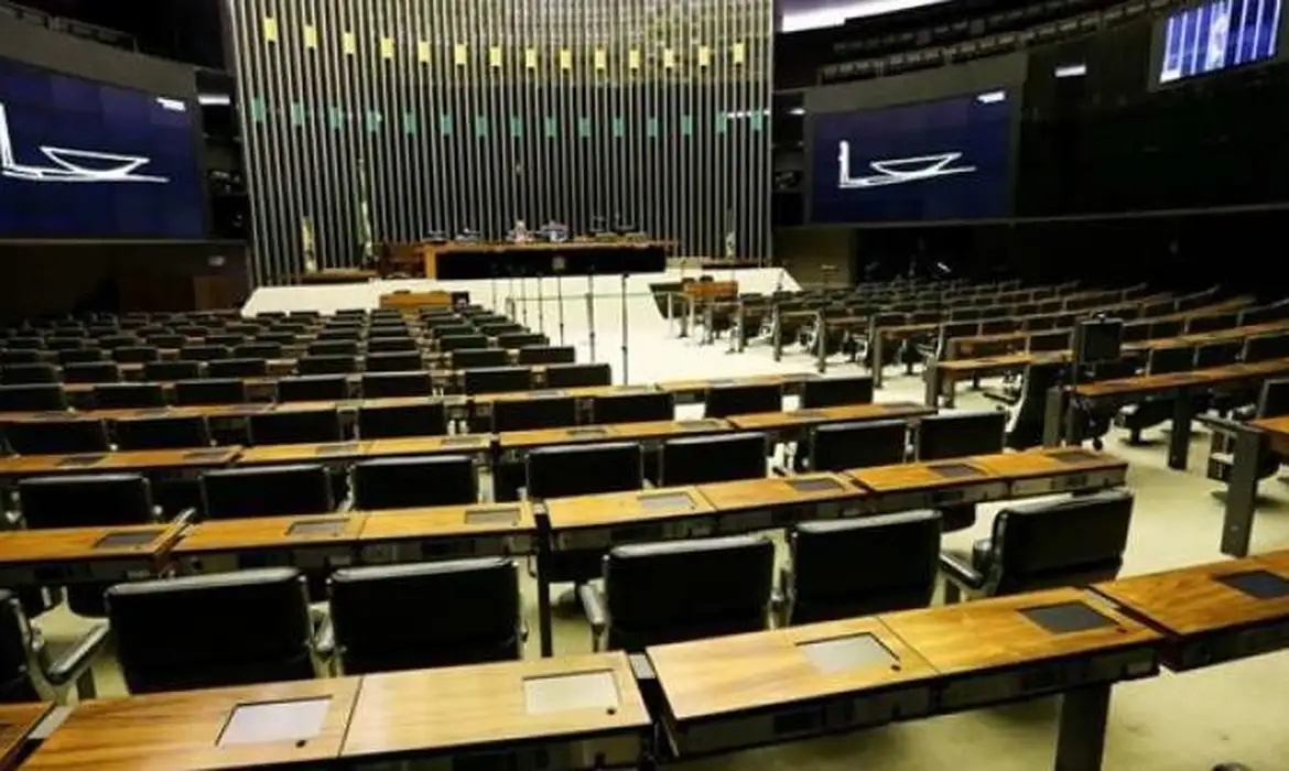 Foto interna da Câmara dos Deputados vazia