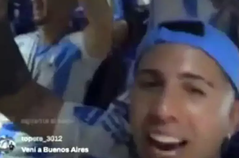Enzo Fernández com outros jogadores argentinos em live 