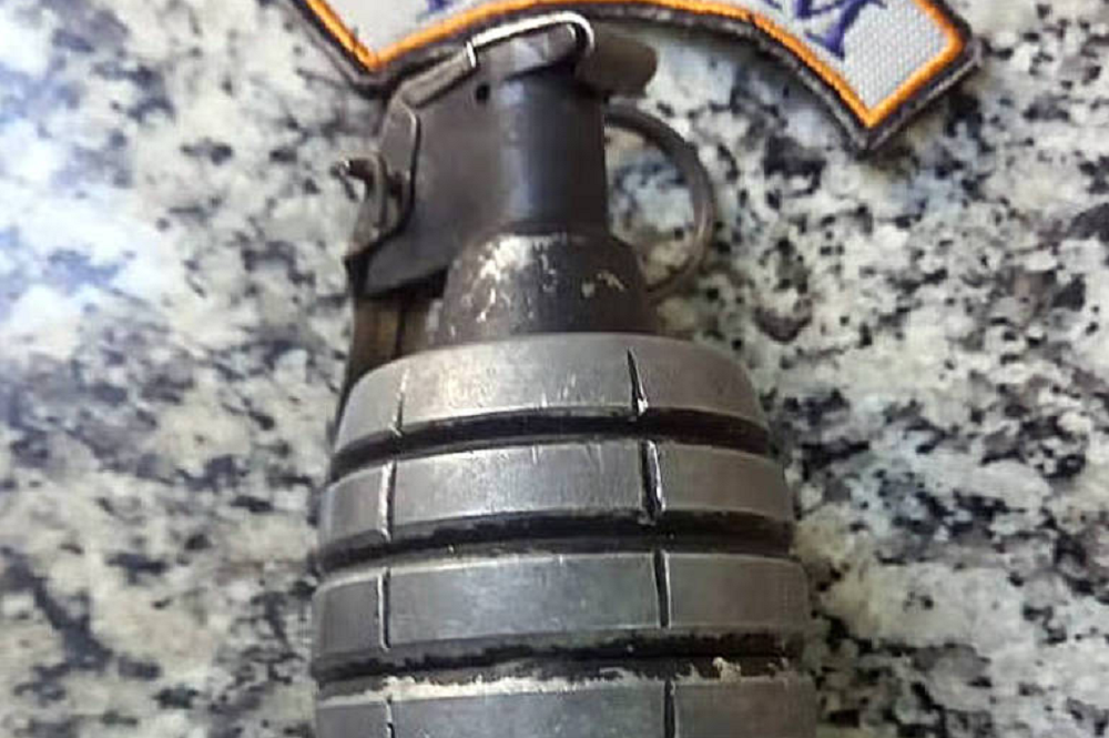 Granada apreendida pela polícia após assalto em Copacabana