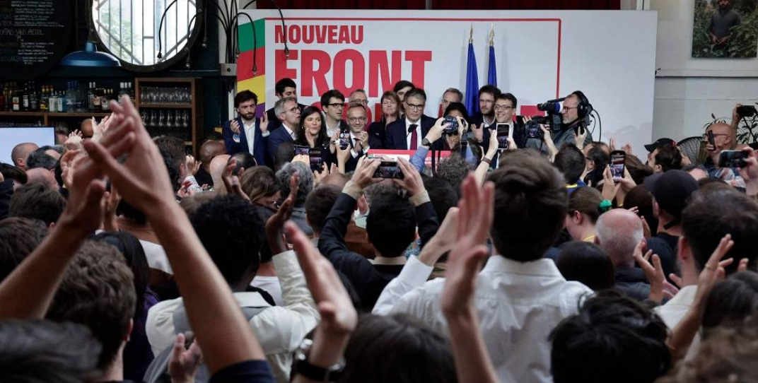 Multidão reunida na França