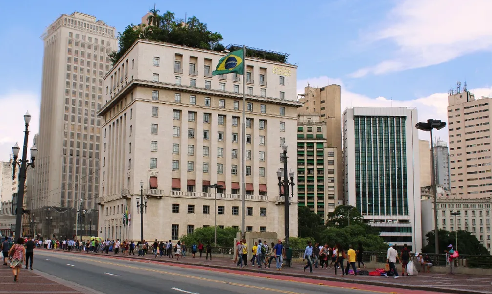 Prefeitura de São Paulo vista de longe