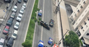 Momento em que homem foi preso após furtar ambulância do Samu