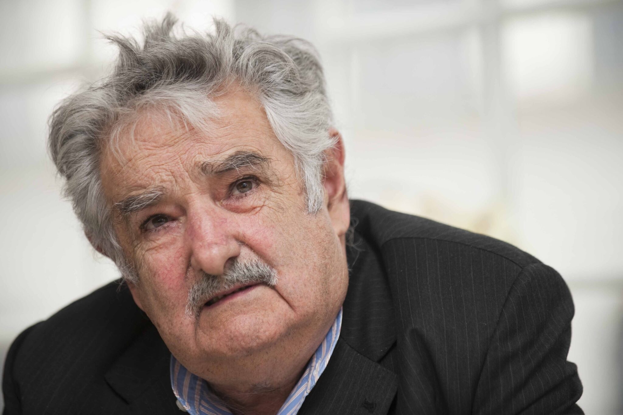 O ex-presidente do Uruguai José “Pepe” Mujica com expressão pensativa