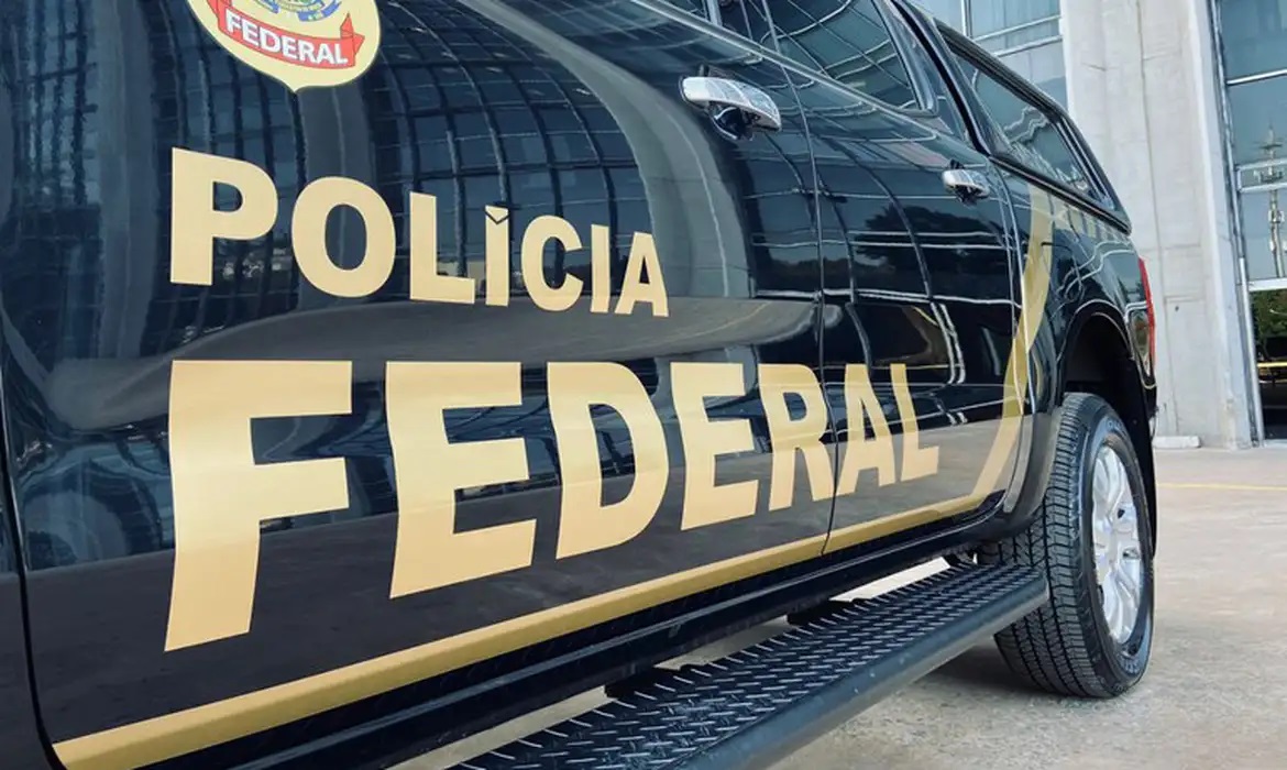 Carro da Polícia Federal em close