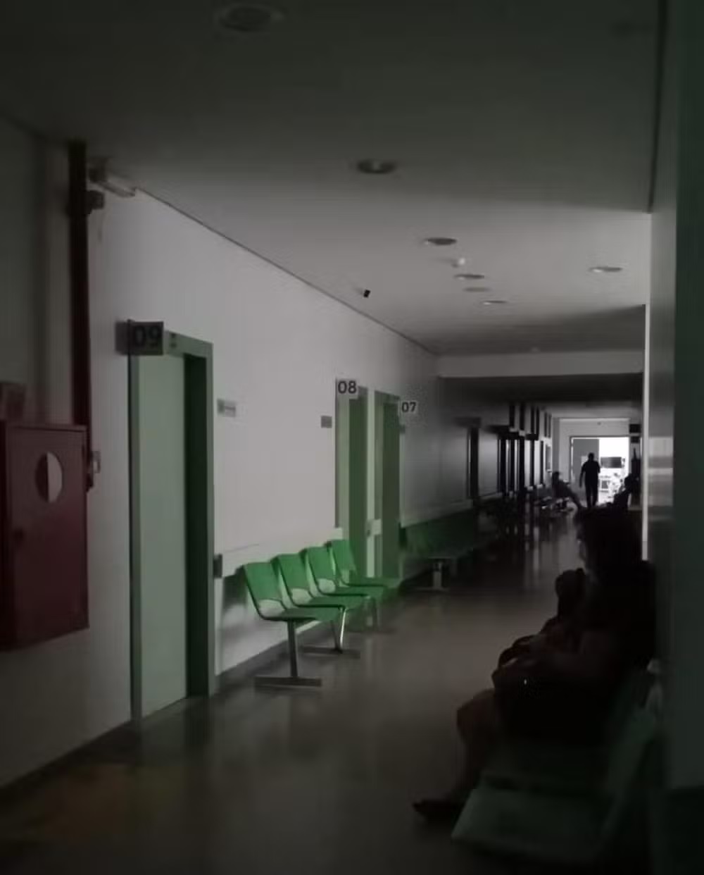 Corredor do Fundhacre sem energia