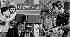 Foto em preto e branco de estúdio da TV Tupi