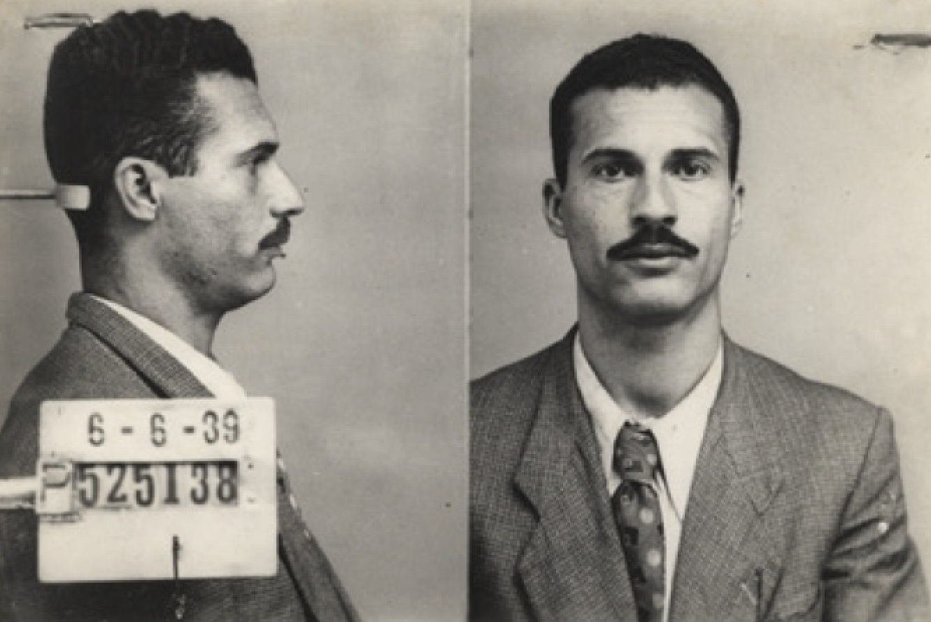 Montagem de fotos de perfil e de frente de Carlos Marighella, em preto e branco