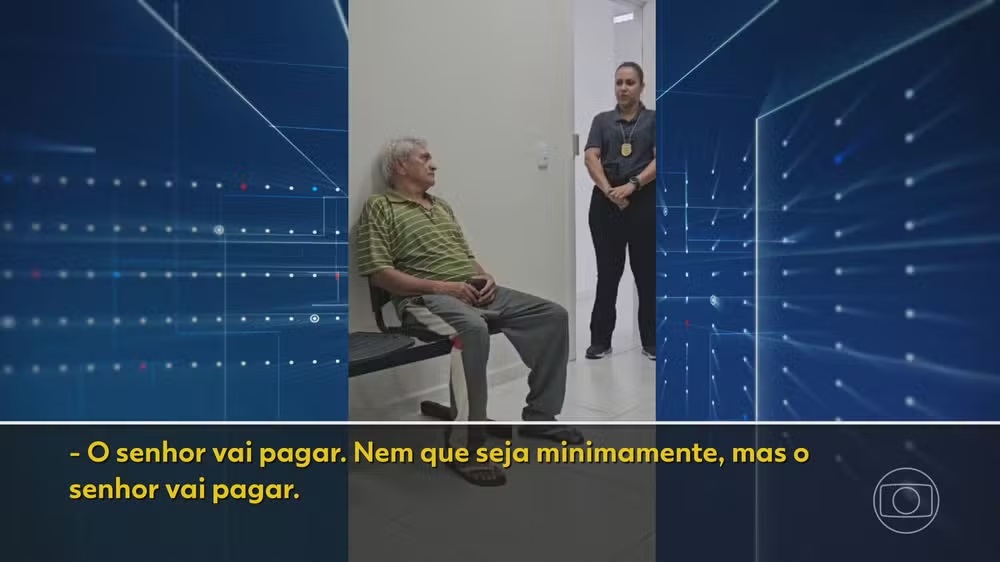 Gislayne da Silva em pé ao lado de Raimundo Alves Gomes