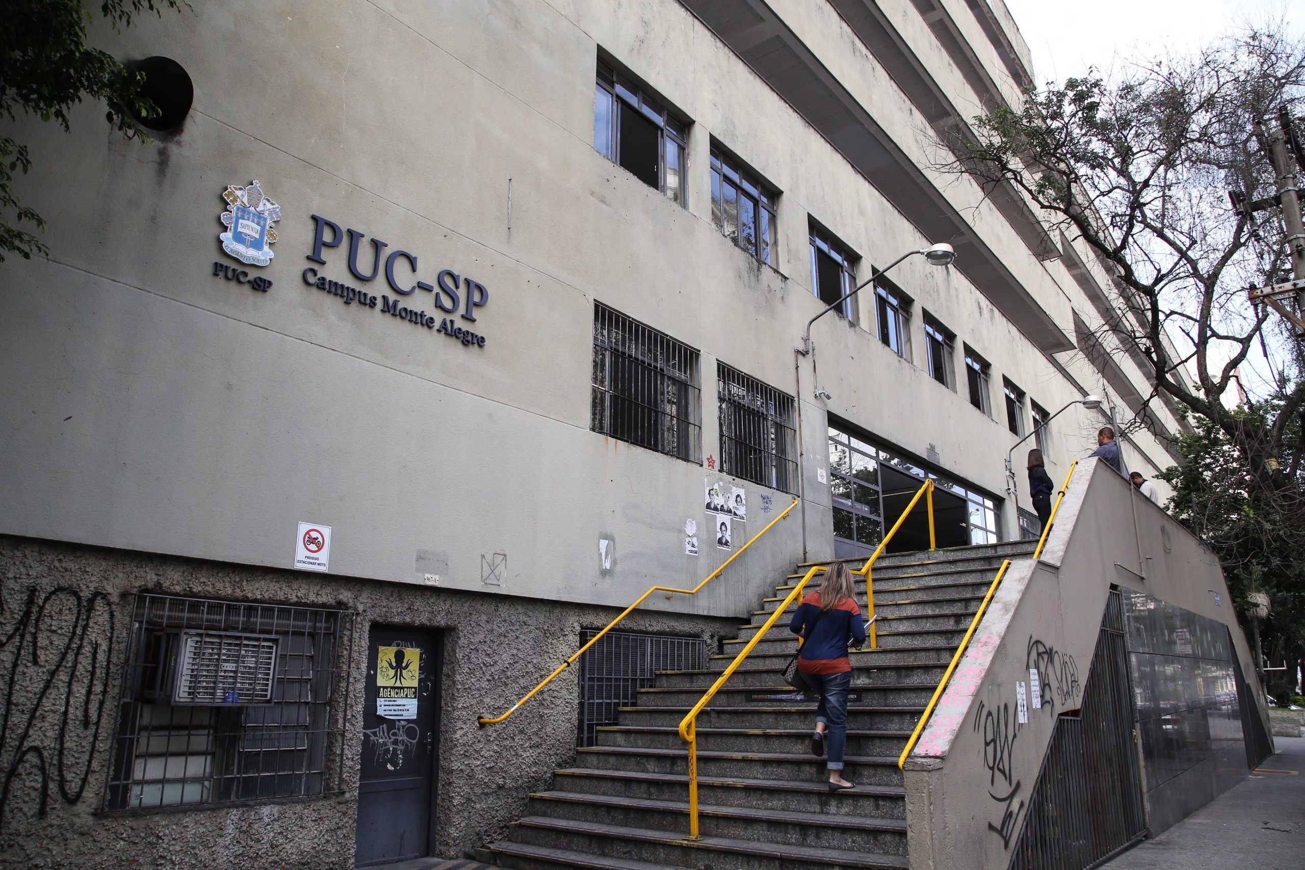 Fachada da Pontifícia Universidade Católica de São Paulo (PUC-SP)