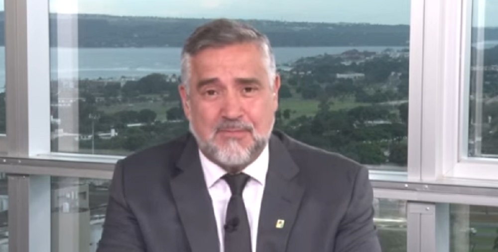 ministro Paulo Pimenta, da Secretaria de Comunicação (Secom) do governo federal falando para a câmera