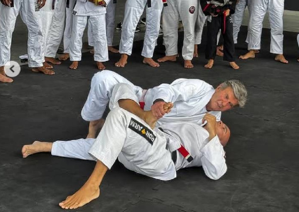 Fux lutando jiu-jtsu