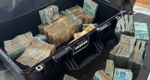 Dinheiro apreendido durante a operação da PF e Gaeco
