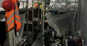 Um dos alojamentos que recebia operários para construção da fábrica na Bahia