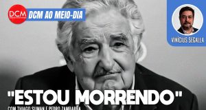 DCM Ao Meio-Dia: Avião atravessa pista, explode na praia e deixa ao menos um morto em Ubatuba (SP); Mujica vive. Foto: Reprodução/DCMTV
