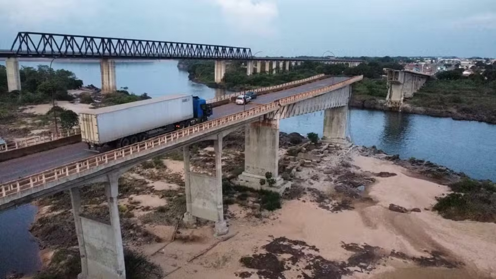 Ponte JK, na divisa entre Tocantins e Maranhão, após desabamento